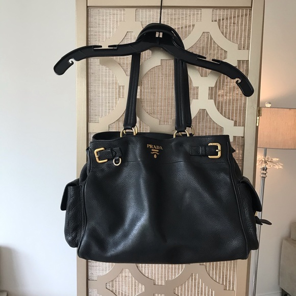 Prada tote-$1100 on another sellers closet - Picture 2 of 15